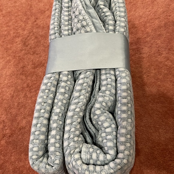 UGG brand new twin quilt set - Picture 7 of 12